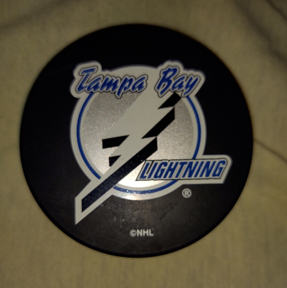 ‼️ 2 for $30 -⚡⚡ TAMPA BAY LIGHTNING. STANLEY CUP WINNERS. PUCK!